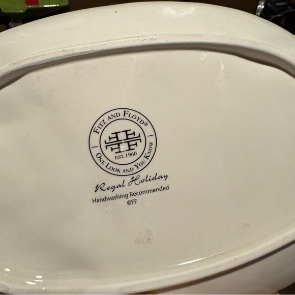 Fitz and Floyd Santa 'Believe' Plate - Red and White - Picture 5 of 6